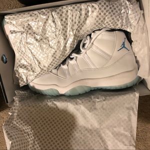 Jordan 11  Legend Blue